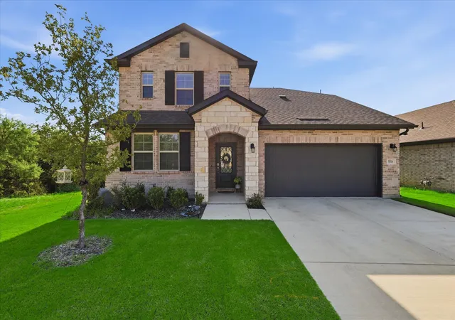 Photo 2 of Single family home for sale at 5516 Candlewood Dr, Denton, TX 76207 | MLS# 21279015 | Listing updated on 2026-09-08