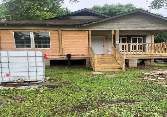 Photo 1 of Single family home for sale at 233 W 73rd St, Shreveport, LA 71106 | MLS# 21279074 | Listing updated on 2026-09-09