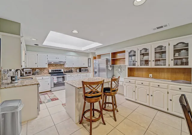 Photo 4 of Single family home for sale at 4640 Versailles Ln, Plano, TX 75093 | MLS# 21279156 | Listing updated on 2026-09-10