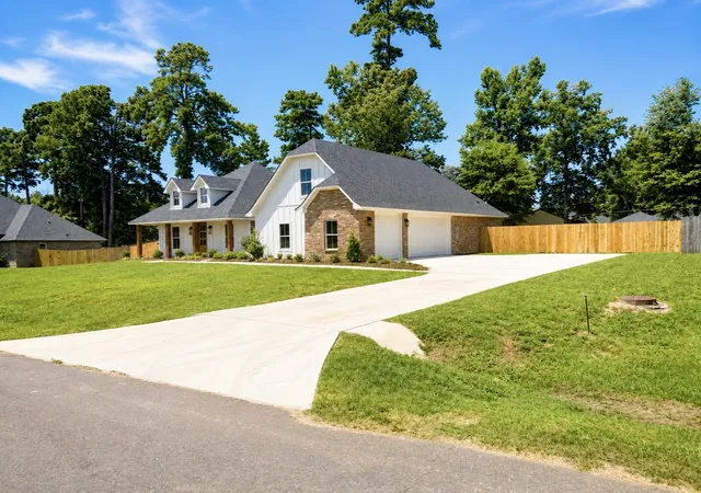 Photo 3 of Single family home for sale at 209 Marble Pl, Haughton, LA 71037 | MLS# 21279257 | Listing updated on 2026-07-29