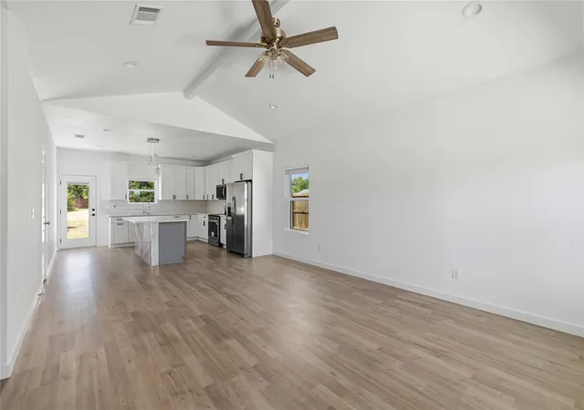 Photo 3 of Sale Pending at 1609 2nd St, Brownwood, TX 76801 | MLS# 21279307 | Listing updated on 2026-09-22