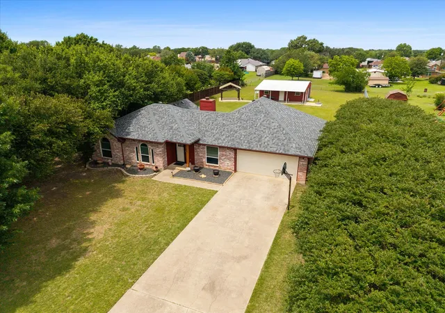 Photo 1 of Sale Pending at 303 Anita Ln, Waxahachie, TX 75165 | MLS# 21276981 | Listing updated on 2026-09-10