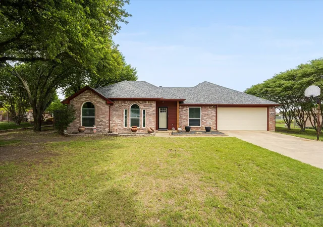 Photo 3 of Sale Pending at 303 Anita Ln, Waxahachie, TX 75165 | MLS# 21276981 | Listing updated on 2026-09-10