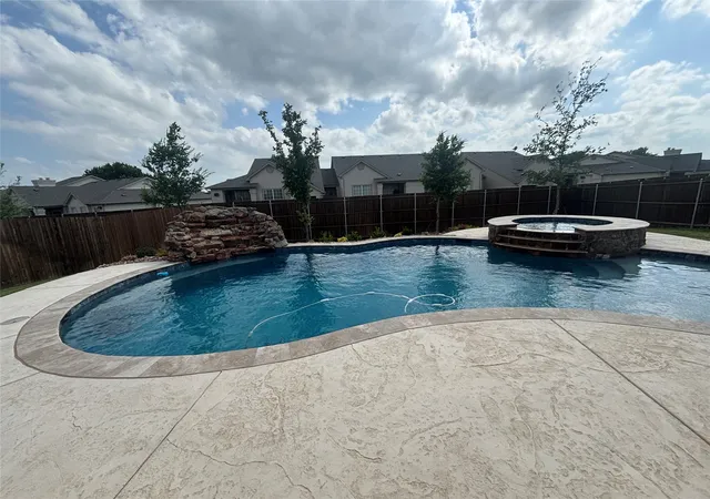 Photo 2 of Sale Pending at 504 Quartz St, Sherman, TX 75092 | MLS# 21279249 | Listing updated on 2026-09-28