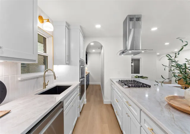 Photo 3 of Sale Pending at 9110 Westglen Dr, Dallas, TX 75228 | MLS# 21277707 | Listing updated on 2026-08-03