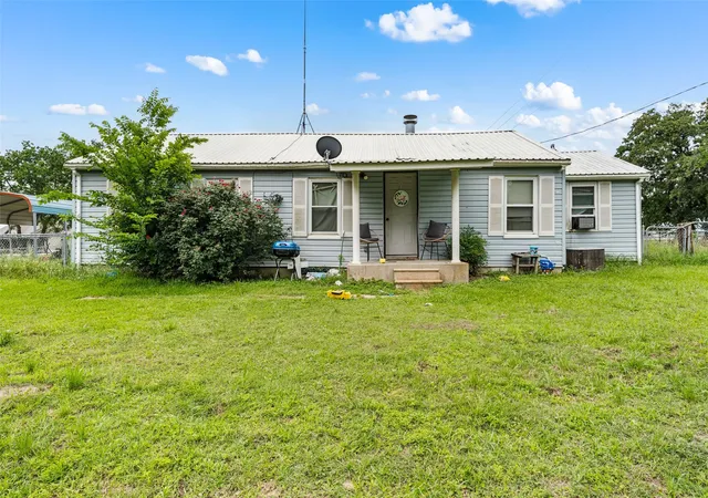 Photo 3 of Multi family home for sale at 112 Woodlake Ln, Axtell, TX 76624 | MLS# 21279640 | Listing updated on 2026-09-09