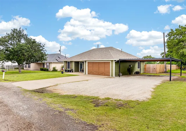 Photo 3 of Single family home for sale at 703 S College St, Celeste, TX 75423 | MLS# 21279519 | Listing updated on 2026-09-10