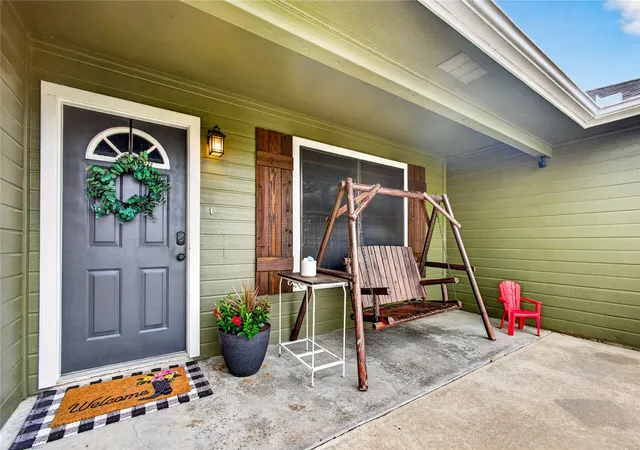 Photo 3 of Single family home for sale at 703 S College St, Celeste, TX 75423 | MLS# 21279519 | Listing updated on 2026-09-30