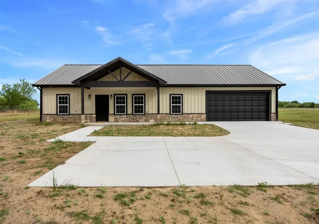 Photo 3 of Sale Pending at 121 Brazier Rd, Ennis, TX 75119 | MLS# 21279145 | Listing updated on 2026-09-12
