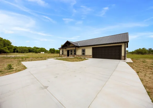 Photo 3 of Sale Pending at 121 Brazier Rd, Ennis, TX 75119 | MLS# 21279145 | Listing updated on 2026-09-12