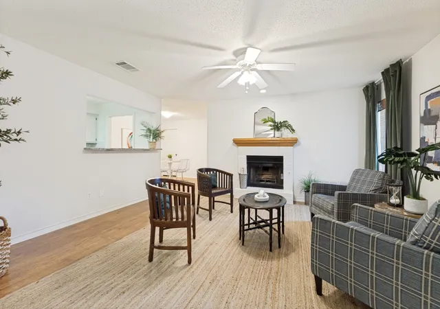 Photo 3 of Single family home for sale at 811 Saint Paul Ct, Richardson, TX 75080 | MLS# 21279750 | Listing updated on 2026-07-31