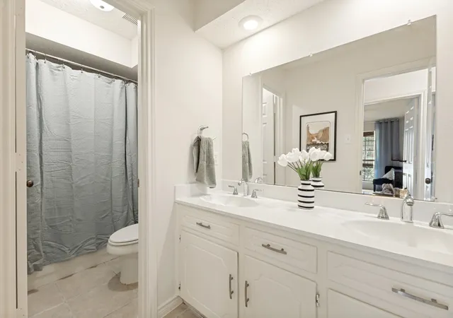 Photo 3 of Single family home for sale at 811 Saint Paul Ct, Richardson, TX 75080 | MLS# 21279750 | Listing updated on 2026-07-31