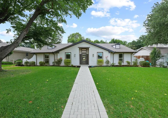 Photo 1 of Single family home for sale at 7668 La Cosa Dr, Dallas, TX 75248 | MLS# 21279482 | Listing updated on 2026-09-12