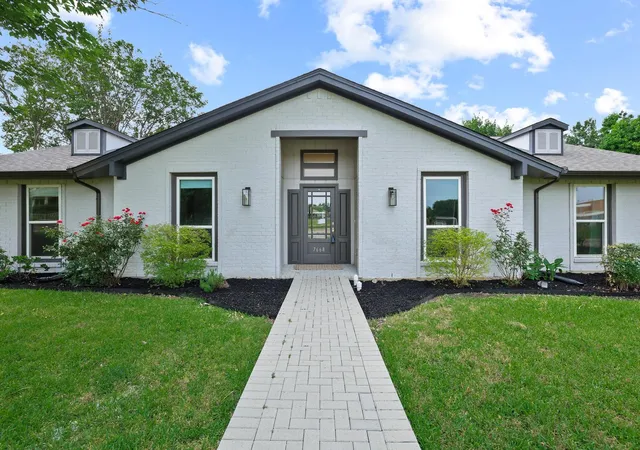Photo 2 of Single family home for sale at 7668 La Cosa Dr, Dallas, TX 75248 | MLS# 21279482 | Listing updated on 2026-09-12