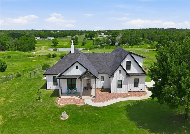 Photo 1 of Sale Pending at 120 Grace View Rd, Weatherford, TX 76088 | MLS# 21277601 | Listing updated on 2026-07-29