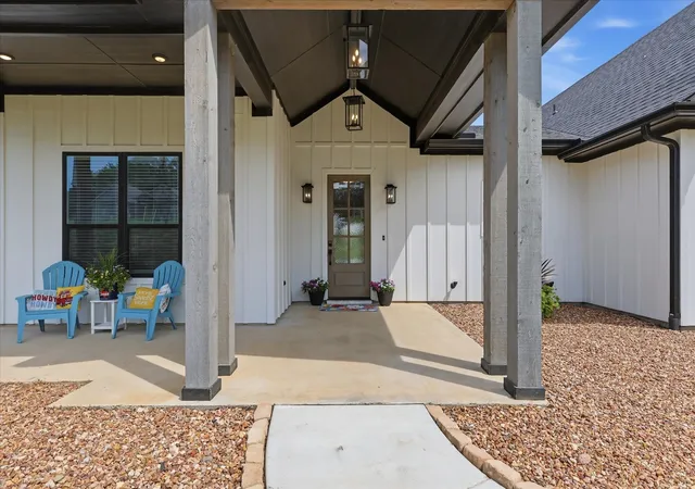 Photo 4 of Sale Pending at 120 Grace View Rd, Weatherford, TX 76088 | MLS# 21277601 | Listing updated on 2026-07-29