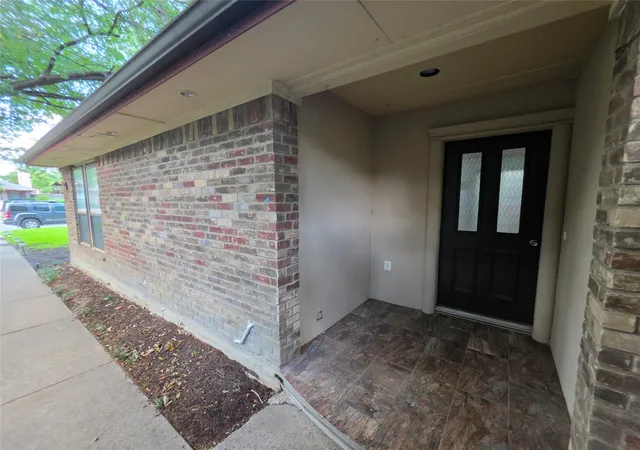 Photo 3 of Single family home for sale at 3038 Modella Ave, Dallas, TX 75229 | MLS# 21278682 | Listing updated on 2026-09-09