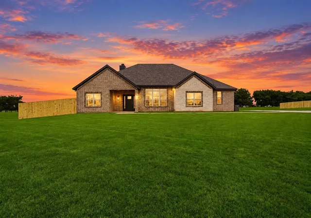 Single family home for sale at 6720 County Road 302, Grandview, TX 76050 | MLS# 21273912