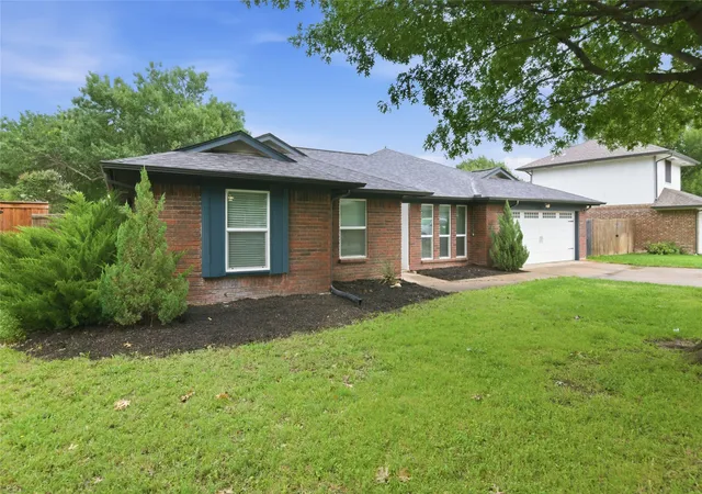 Photo 2 of Sale Pending at 372 La Quinta Cir S, Keller, TX 76248 | MLS# 21278858 | Listing updated on 2026-09-12