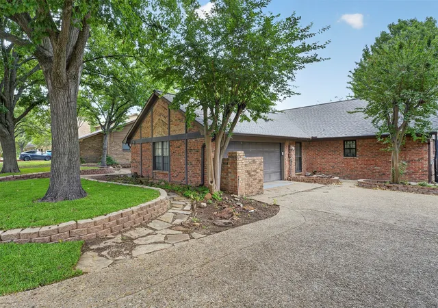 Photo 3 of Single family home for sale at 206 Rainbow Cir, Rockwall, TX 75032 | MLS# 21279879 | Listing updated on 2026-09-14