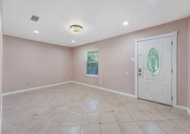 Photo 3 of Sale Pending at 4014 W Rochelle Rd, Irving, TX 75062 | MLS# 21280002 | Listing updated on 2026-08-01