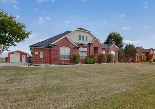 Photo 3 of Single family home for sale at 5575 Tree Grace Ln, Kaufman, TX 75142 | MLS# 21262009 | Listing updated on 2026-10-03