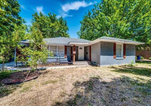 Photo 1 of Single family home for sale at 504 John Arden Dr, Waxahachie, TX 75165 | MLS# 21276128 | Listing updated on 2026-09-23