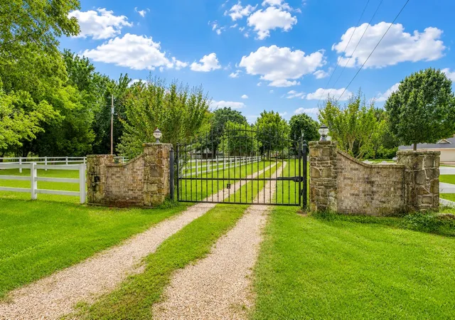 Photo 1 of Single family home for sale at 1480 Fox Ln, Burleson, TX 76028 | MLS# 21280025 | Listing updated on 2026-09-11