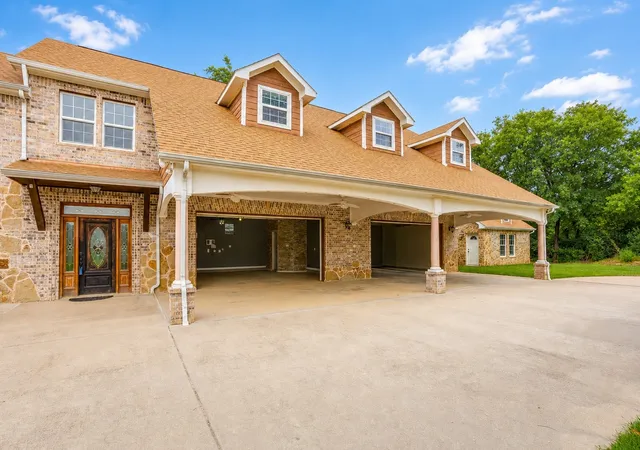 Photo 3 of Single family home for sale at 1480 Fox Ln, Burleson, TX 76028 | MLS# 21280025 | Listing updated on 2026-09-11