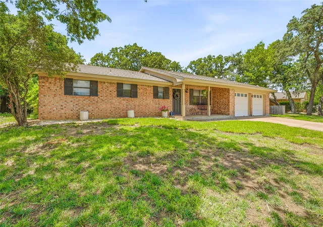 Photo 1 of Single family home for sale at 510 Spring Meadow St, Stephenville, TX 76401 | MLS# 21280525 | Listing updated on 2026-09-10