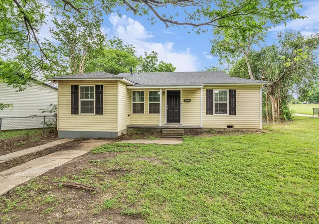 Photo 1 of Single family home for sale at 3904 James Ave, Waco, TX 76711 | MLS# 21280482 | Listing updated on 2026-10-05