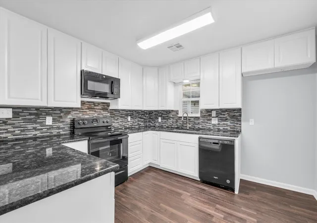 Photo 4 of Single family home for sale at 3904 James Ave, Waco, TX 76711 | MLS# 21280482 | Listing updated on 2026-10-05