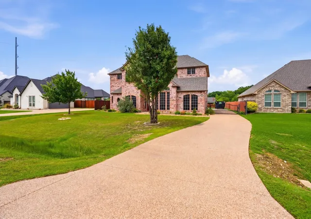 Photo 2 of Single family home for sale at 1013 Telford Trl, Crowley, TX 76036 | MLS# 21276180 | Listing updated on 2026-09-13