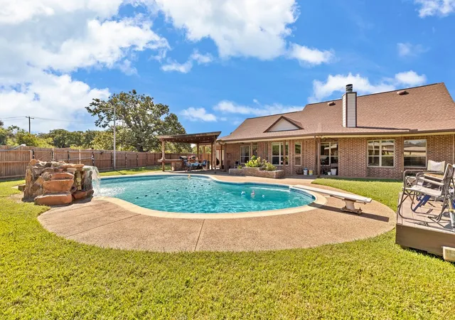 Photo 3 of Single family home for sale at 4031 Burleson Retta Rd, Burleson, TX 76028 | MLS# 21272734 | Listing updated on 2026-09-21
