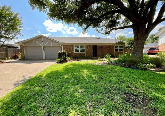 Photo 1 of Sale Pending at 3705 Cobblestone Ct, Bedford, TX 76021 | MLS# 21280593 | Listing updated on 2026-09-08