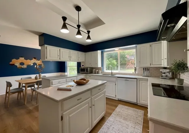 Photo 3 of Sale Pending at 3705 Cobblestone Ct, Bedford, TX 76021 | MLS# 21280593 | Listing updated on 2026-09-08
