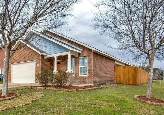 Photo 2 of Sale Pending at 3243 Buckskin Dr, Dallas, TX 75241 | MLS# 21280851 | Listing updated on 2026-07-31