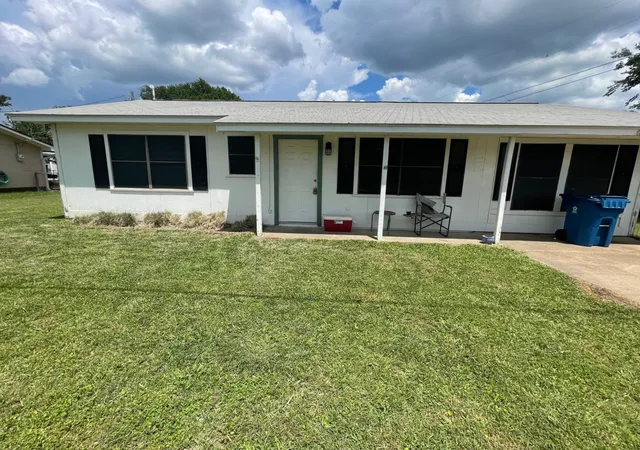 Photo 2 of Sale Pending at 604 N Angelina St, Whitney, TX 76692 | MLS# 21280930 | Listing updated on 2026-09-15