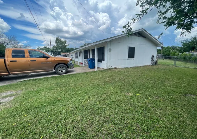 Photo 3 of Sale Pending at 604 N Angelina St, Whitney, TX 76692 | MLS# 21280930 | Listing updated on 2026-09-15