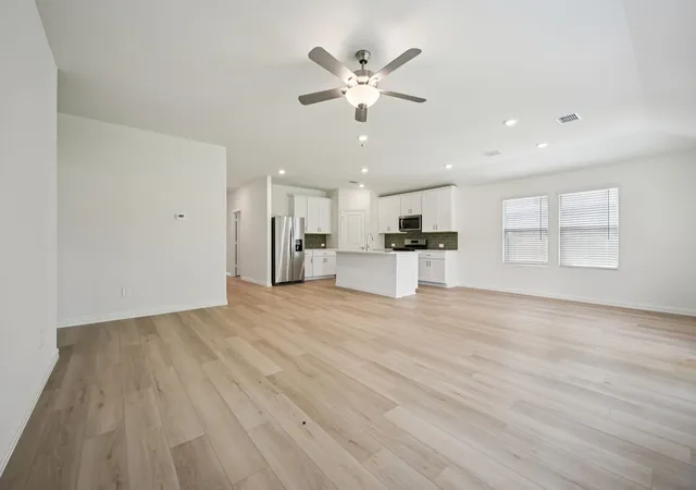 Photo 4 of Single family home for sale at 4028 Palestine Dr, Farmersville, TX 75442 | MLS# 21280536 | Listing updated on 2026-07-31