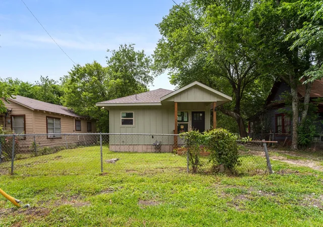 Photo 23 of Single family home for sale at 1503 E 9th Ave, Corsicana, TX 75110 | MLS# 21276450 | Listing updated on 2026-09-11