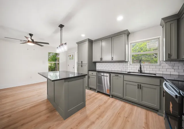 Photo 2 of Single family home for sale at 1503 E 9Th Ave, Corsicana, TX 75110 | MLS# 21276450 | Listing updated on 2026-09-11
