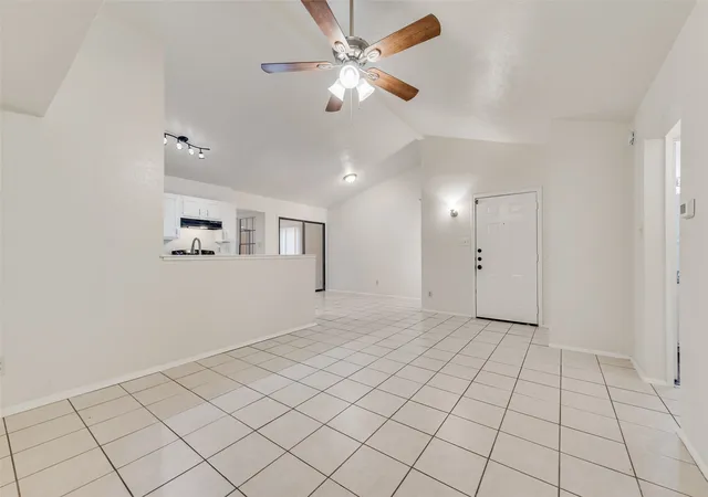 Photo 4 of Sale Pending at 512 Matterhorn St, Cedar Hill, TX 75104 | MLS# 21281303 | Listing updated on 2026-09-28