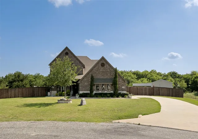 Photo 1 of Single family home for sale at 2201 Henson Ln, Nevada, TX 75173 | MLS# 21281170 | Listing updated on 2026-07-30