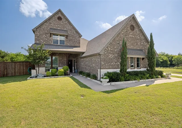 Photo 2 of Single family home for sale at 2201 Henson Ln, Nevada, TX 75173 | MLS# 21281170 | Listing updated on 2026-07-30
