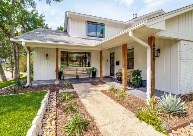 Photo 1 of Single family home for sale at 6905 Wabash Cir, Dallas, TX 75214 | MLS# 21281661 | Listing updated on 2026-09-08