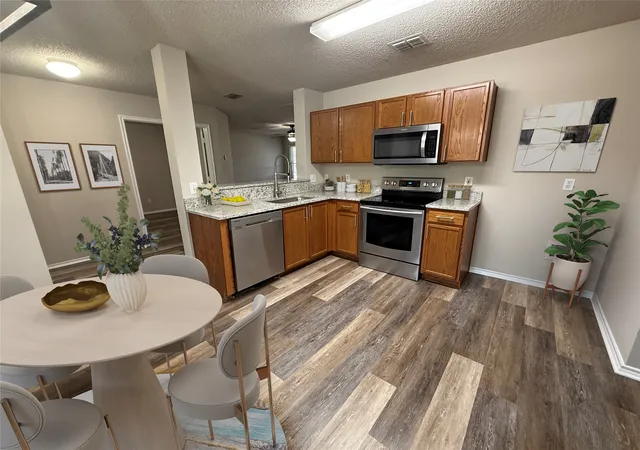 Photo 4 of Sale Pending at 2549 Pilgrim Rest Dr, Dallas, TX 75237 | MLS# 21278834 | Listing updated on 2026-09-25