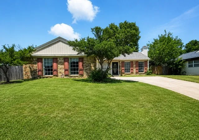 Photo 1 of Single family home for sale at 3905 Dogwood Ct, Fort Worth, TX 76137 | MLS# 21281740 | Listing updated on 2026-10-19