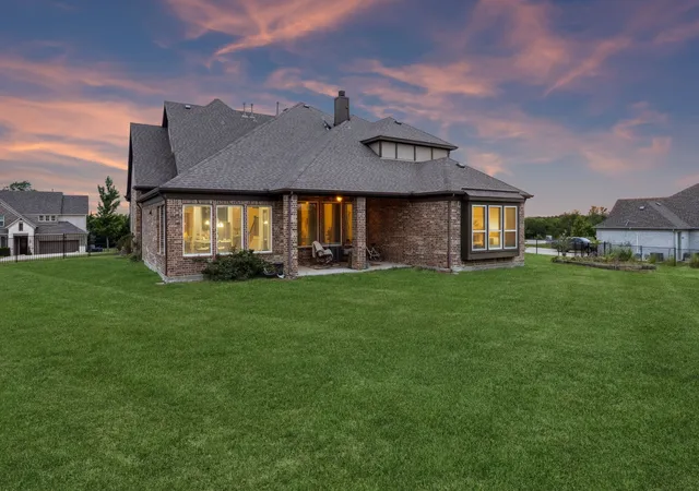 Photo 3 of Single family home for sale at 2610 Sunset Bay Ln, Nevada, TX 75173 | MLS# 21281776 | Listing updated on 2026-10-07