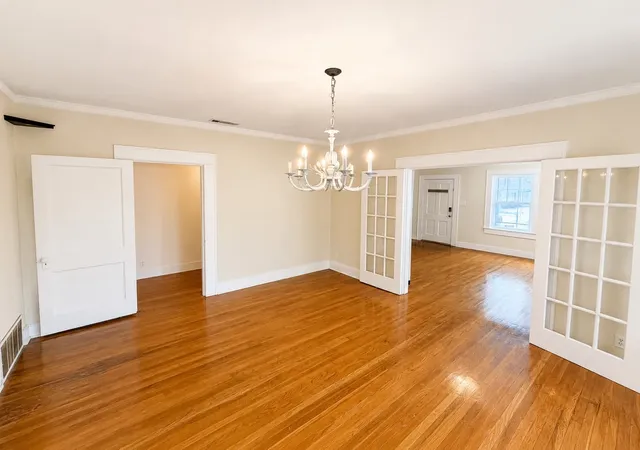 Photo 4 of Single family home for sale at 1500 Bonham St, Commerce, TX 75428 | MLS# 21281154 | Listing updated on 2026-09-21